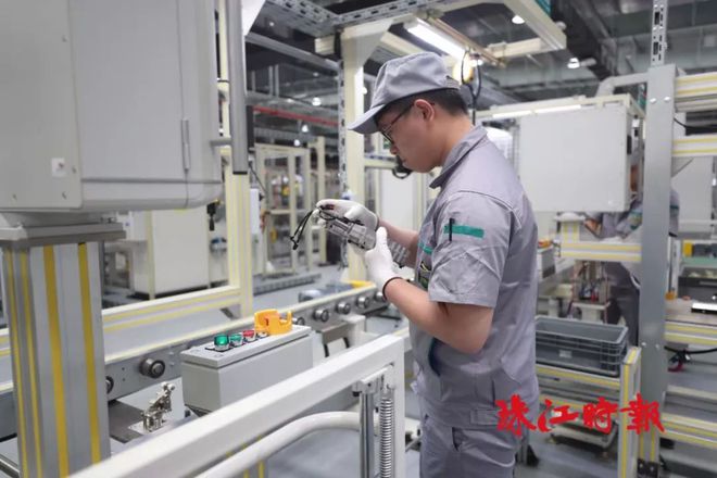 投資百億實(shí)現(xiàn)113秒下線一套混動(dòng)系統(tǒng)，科力遠(yuǎn)CHS佛山工廠投產(chǎn)推動(dòng)技術(shù)普及